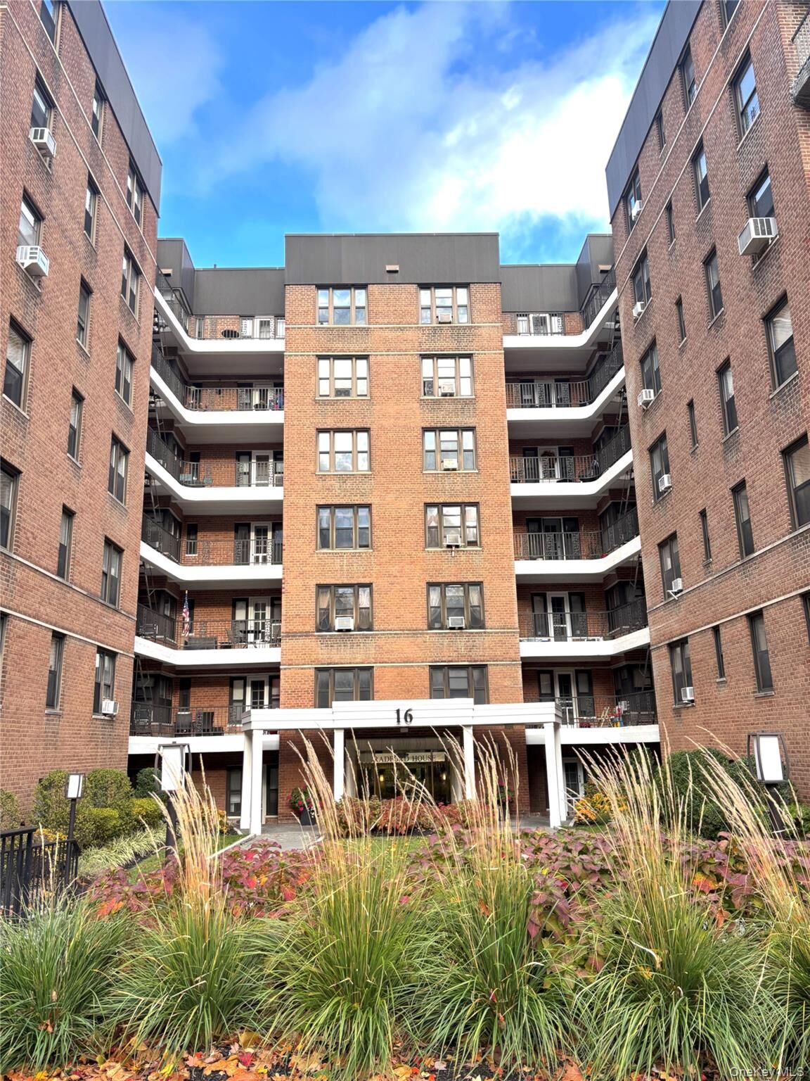 Property Photo: 16 N Broadway 3E NY 10601