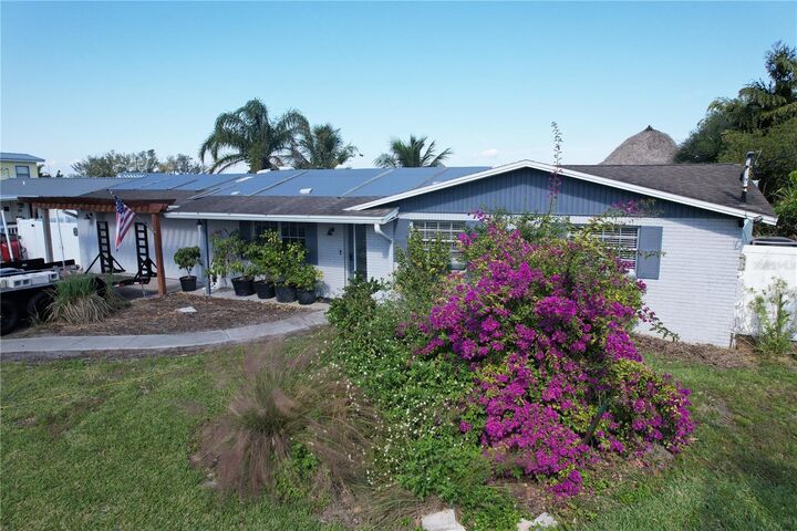 Property Photo: 1030 Canal Street FL 33570