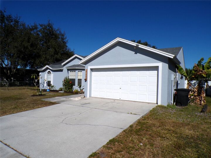 Property Photo: 6104 65th Court E FL 34221