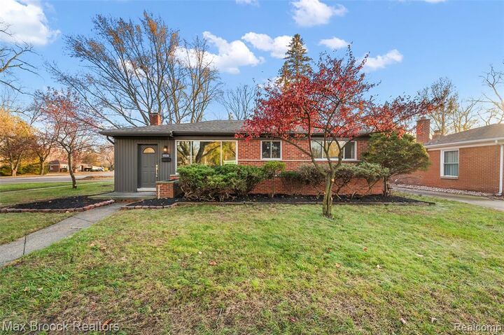 34909 W Chicago Street  Livonia MI 48150 2515 photo