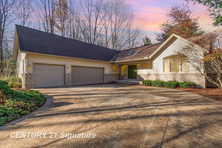 Property Photo: 11278 Spencer Road MI 48609