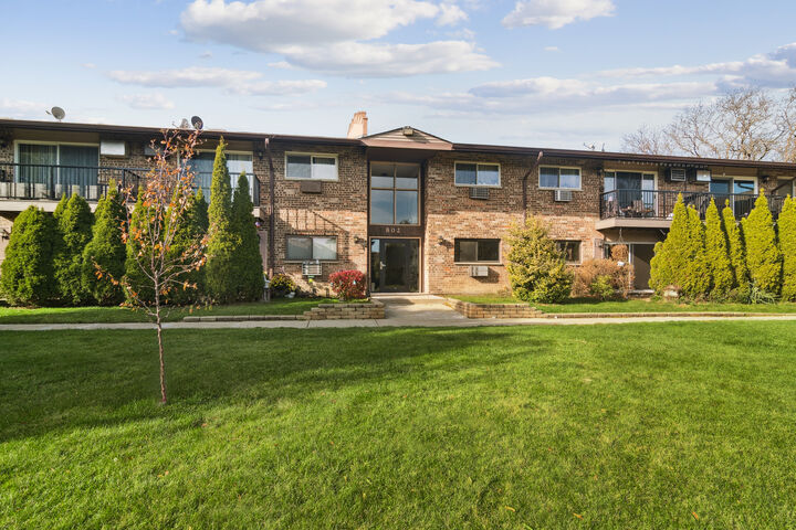 802 E Old Willow Road 113  Prospect Heights IL 60070 photo