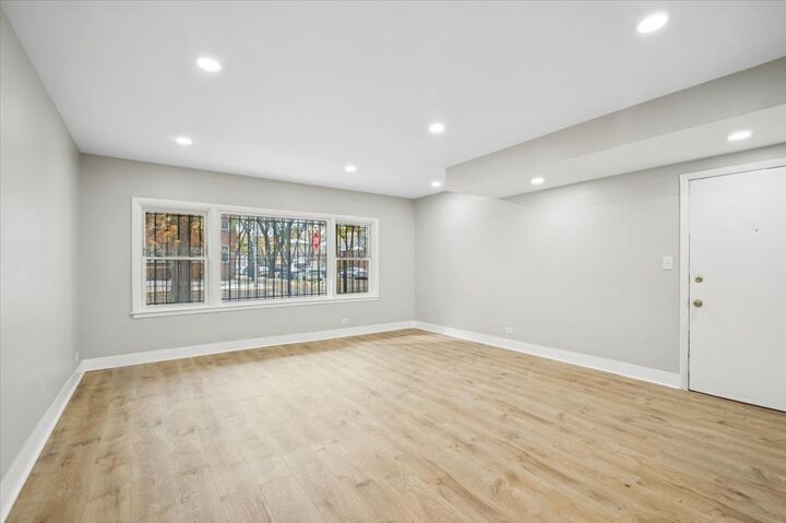 Property Photo:  2623 W Arthur Avenue 1  IL 60645 