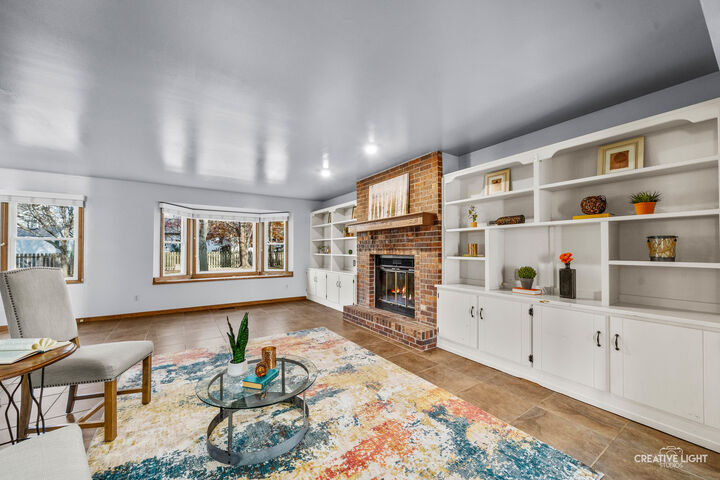 Property Photo: 38 Ashlawn Avenue IL 60543