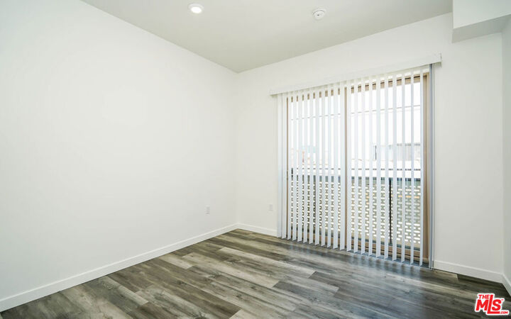 Property Photo: 2701 James M Wood Boulevard 304 CA 90005