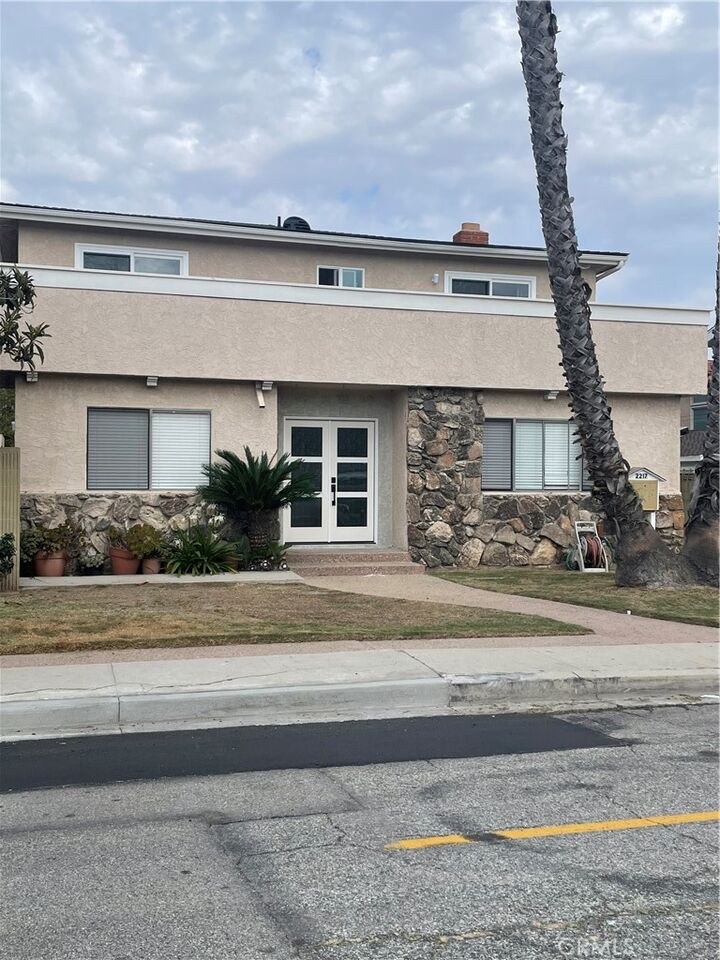 Property Photo:  2217 Voorhees Avenue  CA 90278 