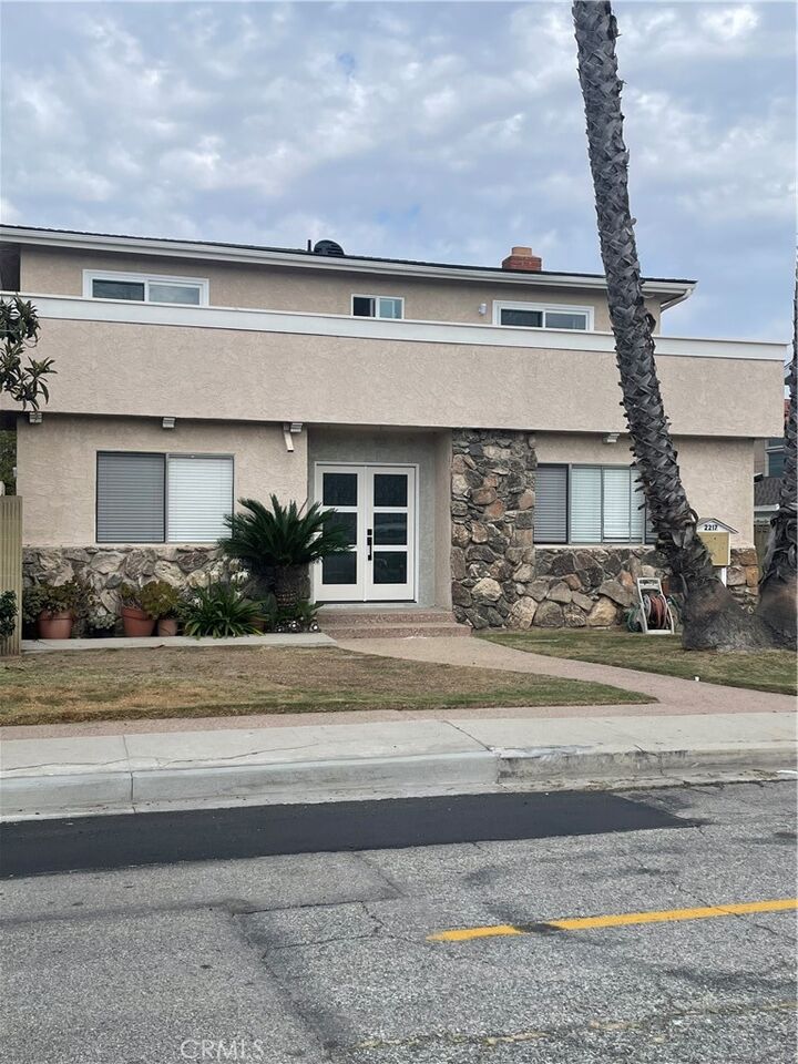 Property Photo:  2217 Voorhees Avenue  CA 90278 