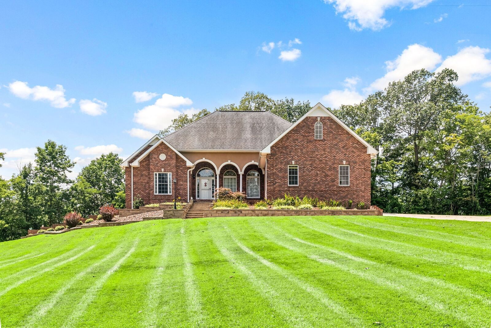 Property Photo:  2635 Lock B Rd N  TN 37043 