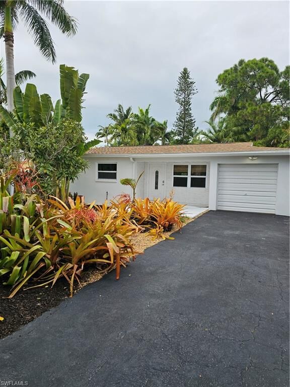 Property Photo: 1235 Rordon Ave FL 34103