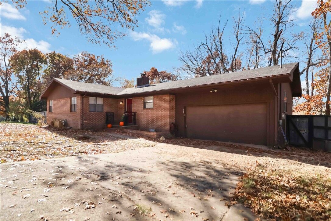 Property Photo: 204 Armstrong Street AR 72753