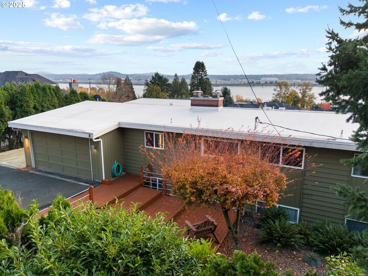 Property Photo:  6409 SE Evergreen Hwy  WA 98661 