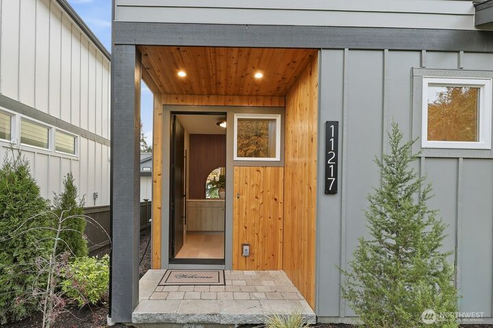 Property Photo: 11217 NE 95th Street WA 98033