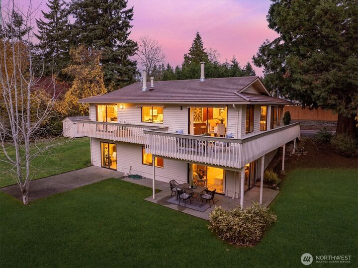 Property Photo: 6835 113th Place SE WA 98056