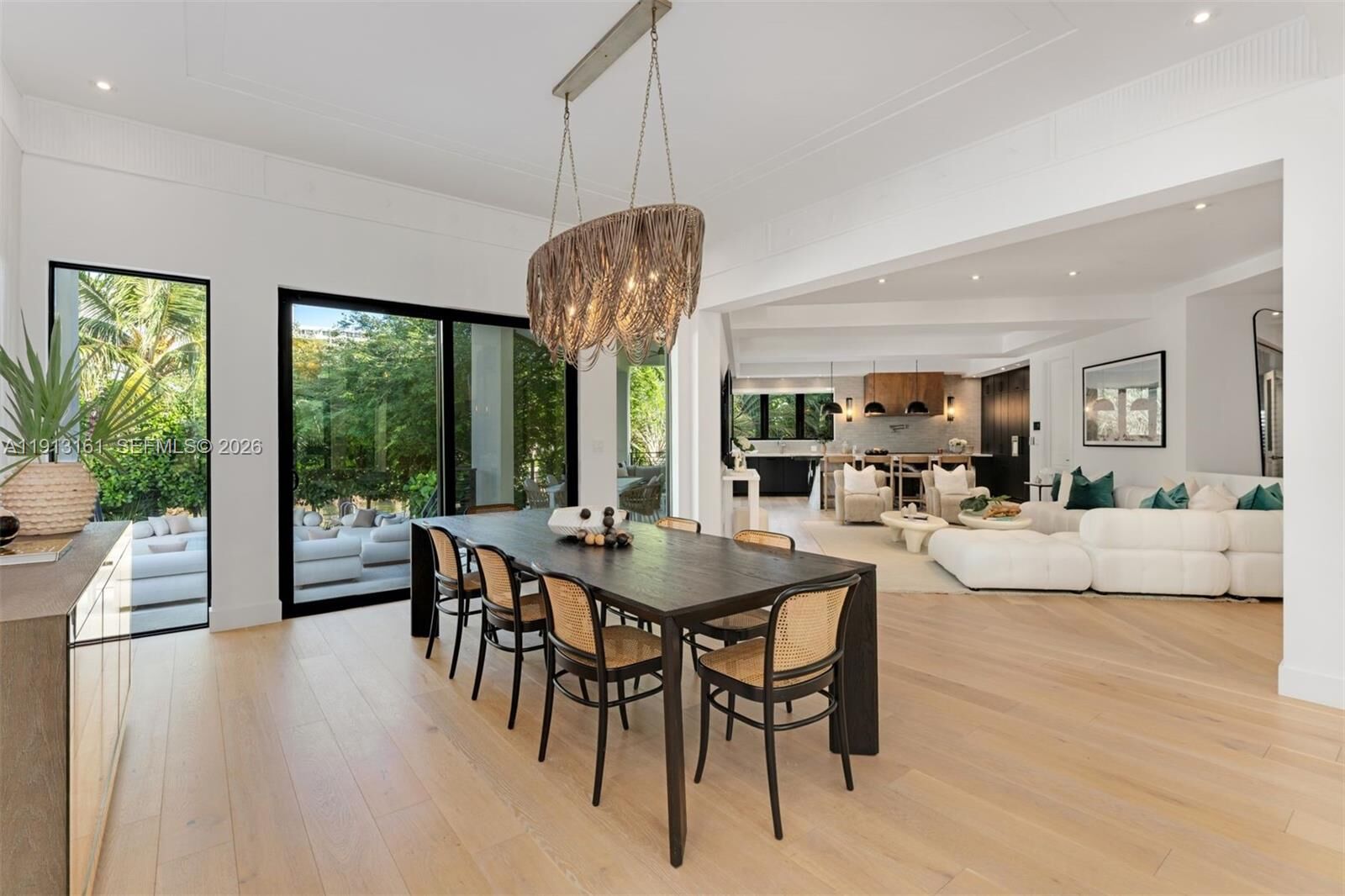 Property Photo:  2801 Flamingo Dr  FL 33140 