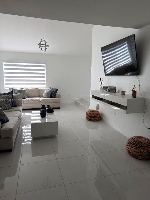 Property Photo: 733 SW 99th Ct Cir FL 33174