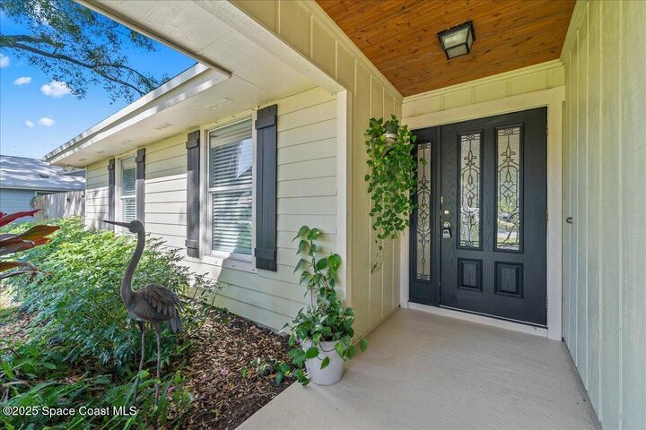 Property Photo:  500 10th Street SW  FL 32962 