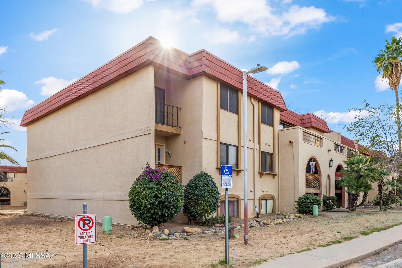 Property Photo: 461 W Yucca Court #305 AZ 85704