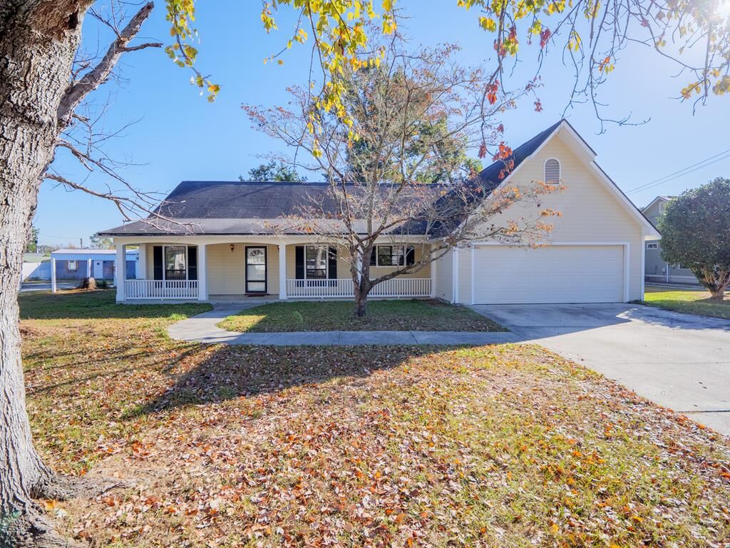 Property Photo:  605 Nelson Street  GA 31632 