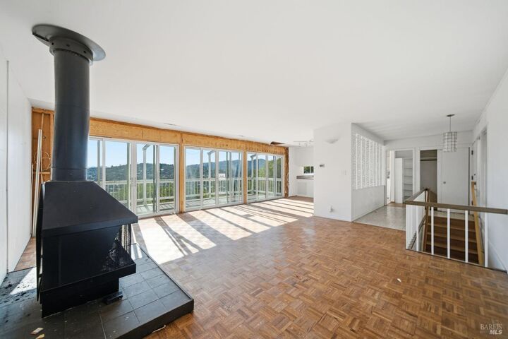 Property Photo:  101 Round Hill Road  CA 94920 