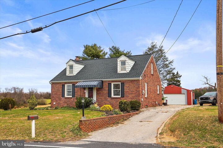 Property Photo:  1709 Jefferson Road  PA 17362 