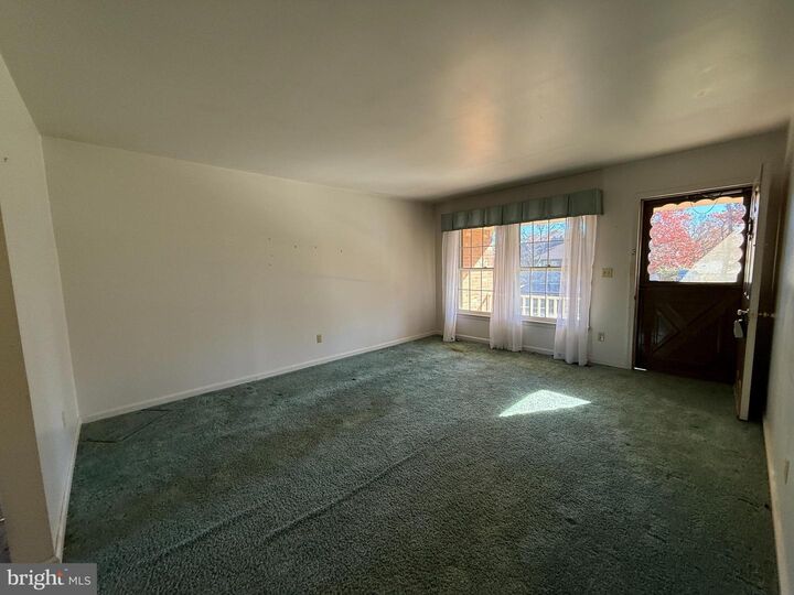 Property Photo: 309 Laurel Avenue VA 22408