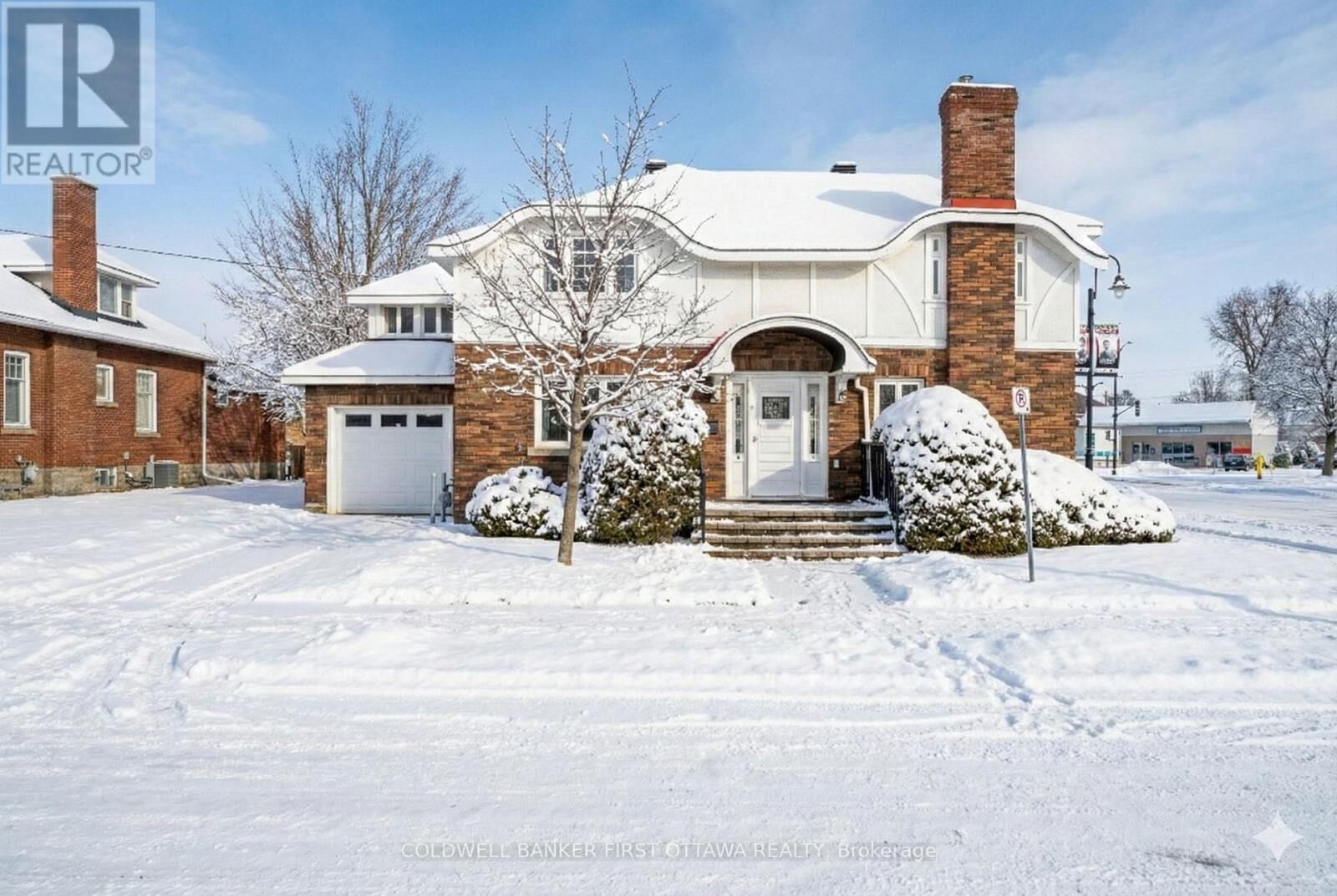 Photo de la propriété:  2 Gladstone Avenue  ON K7A 1R3 