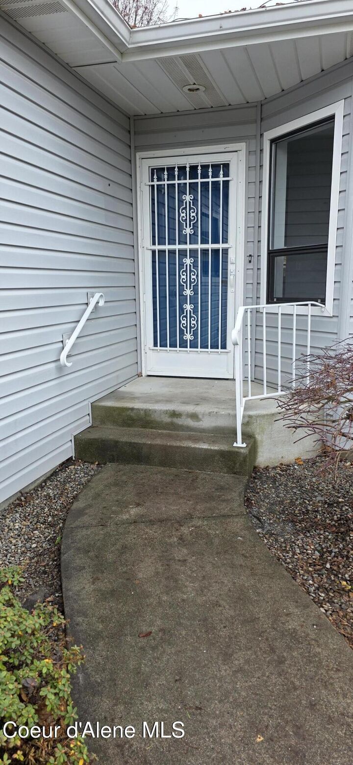 Property Photo: 1539 W Woodlawn Dr 2 ID 83835