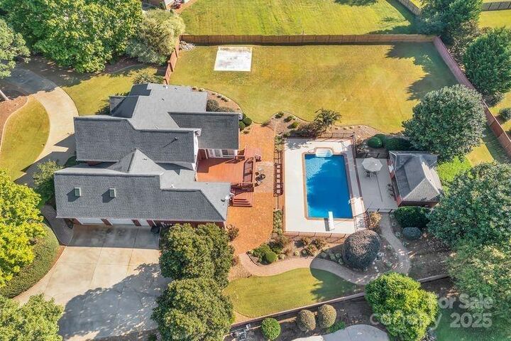 Property Photo: 137 Clearcreek Drive SC 29316