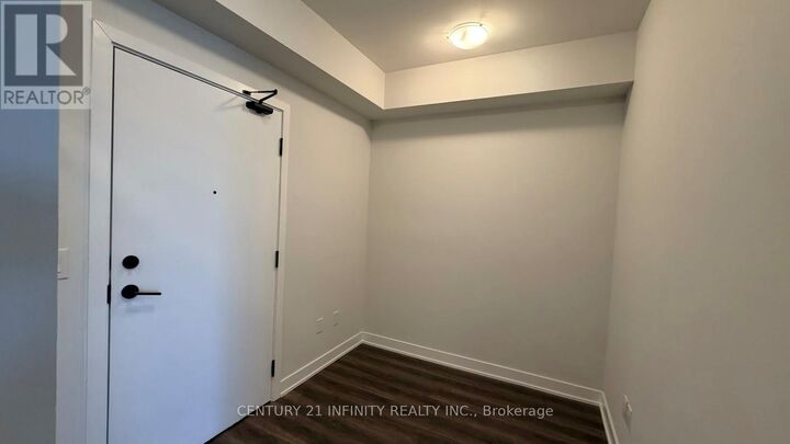Property Photo:  4130 Parkside Village Drive 3102  ON L5B 3M8 