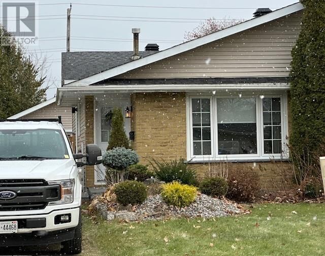 Property Photo: 45 Williams St ON P6A 5V3