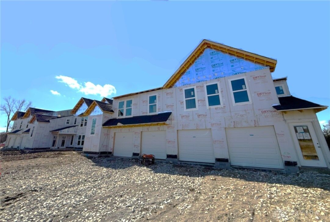 Property Photo: 405 Pilot Point 1-204 OH 45377