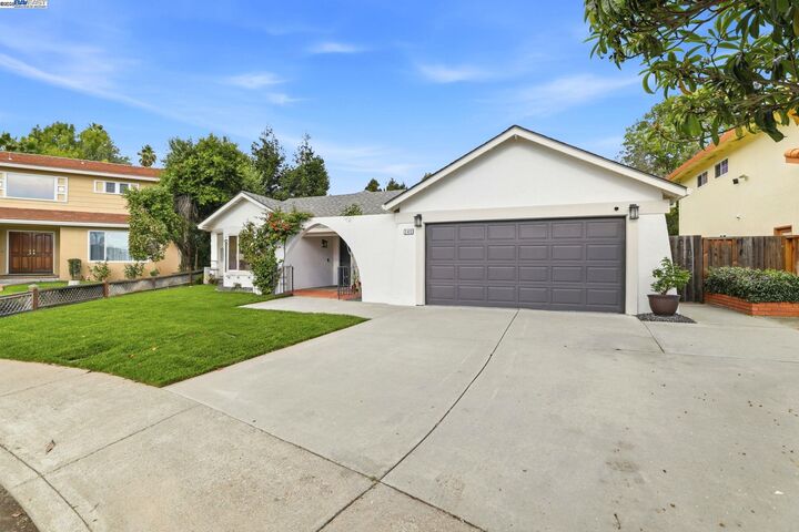 Property Photo:  240 Carmelita Pl  CA 94539 