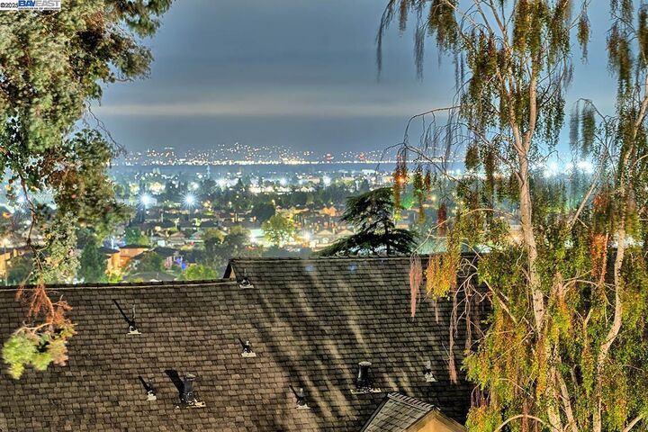 Property Photo:  685 Dartmore Ln 365  CA 94544 