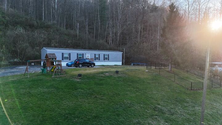 Property Photo: 8018 Beauty Rd KY 41203