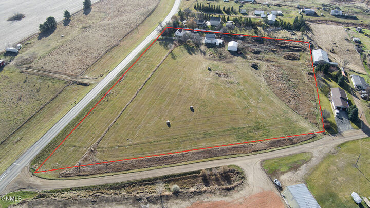 Property Photo: 861 53rd Ave SW ND 58545