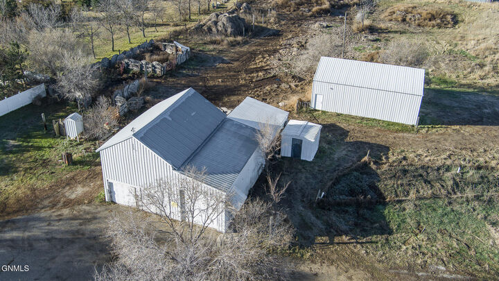 Property Photo: 861 53rd Ave SW ND 58545