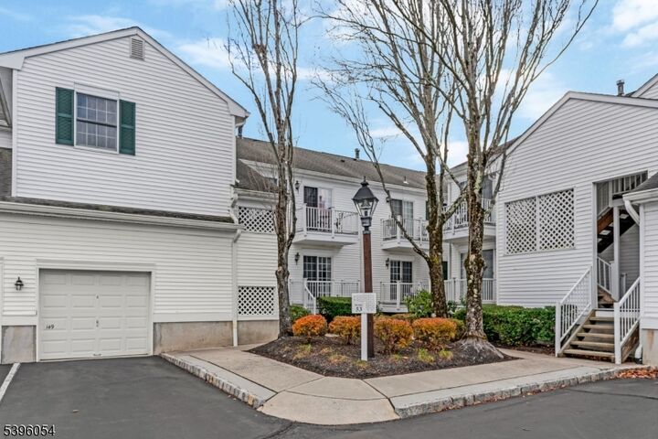 Property Photo: 147 Alexandria Way Ondo NJ 07920