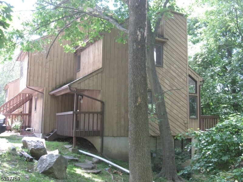 Property Photo:  3 Village Way Unit 1  NJ 07462 