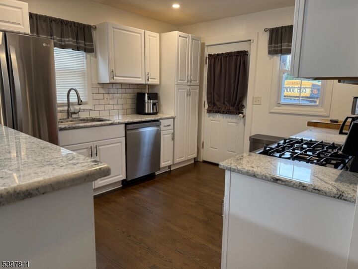 Property Photo:  1434 E 2nd St  NJ 07062 