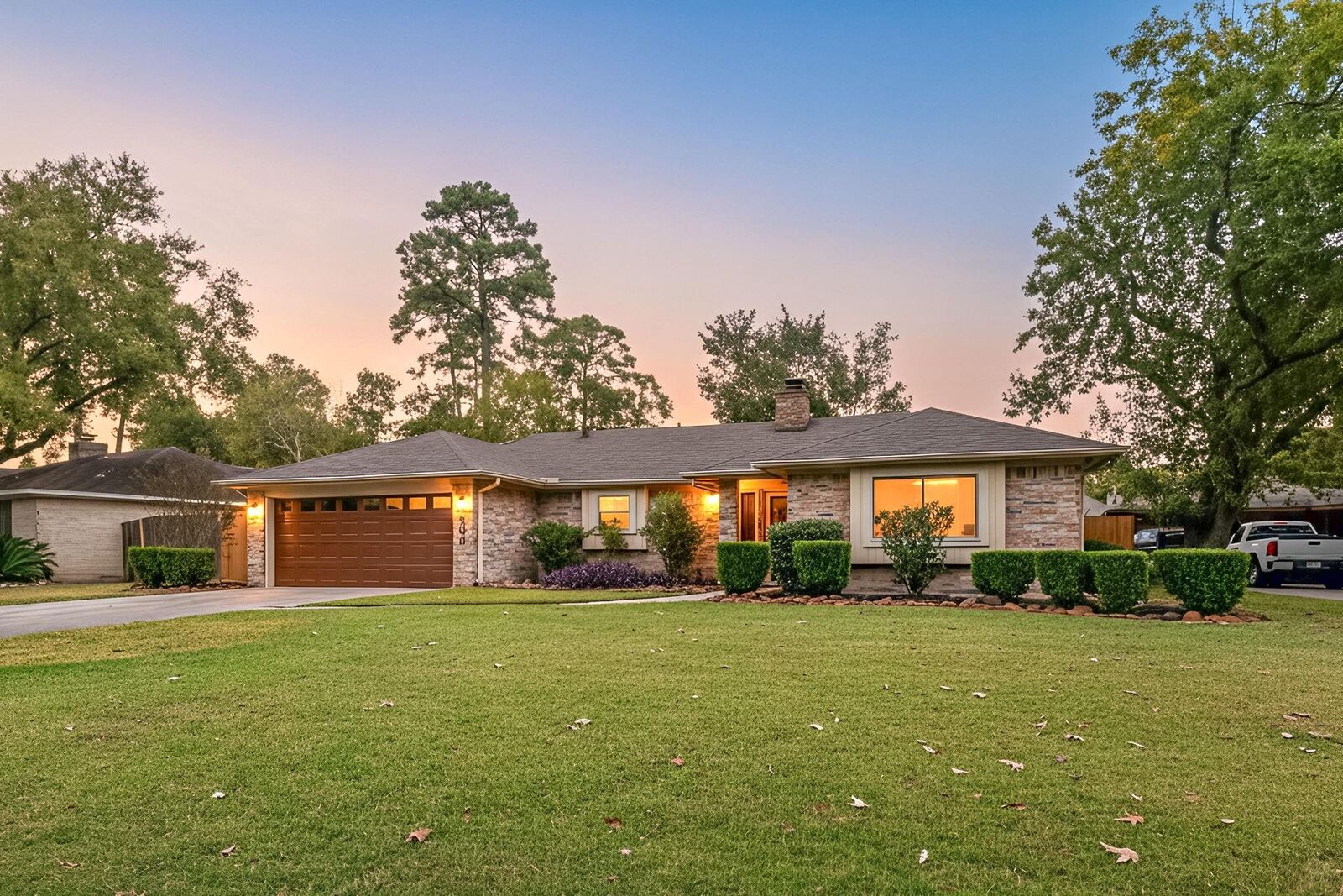 Property Photo:  806 S Hyannis Port Street  TX 77532 