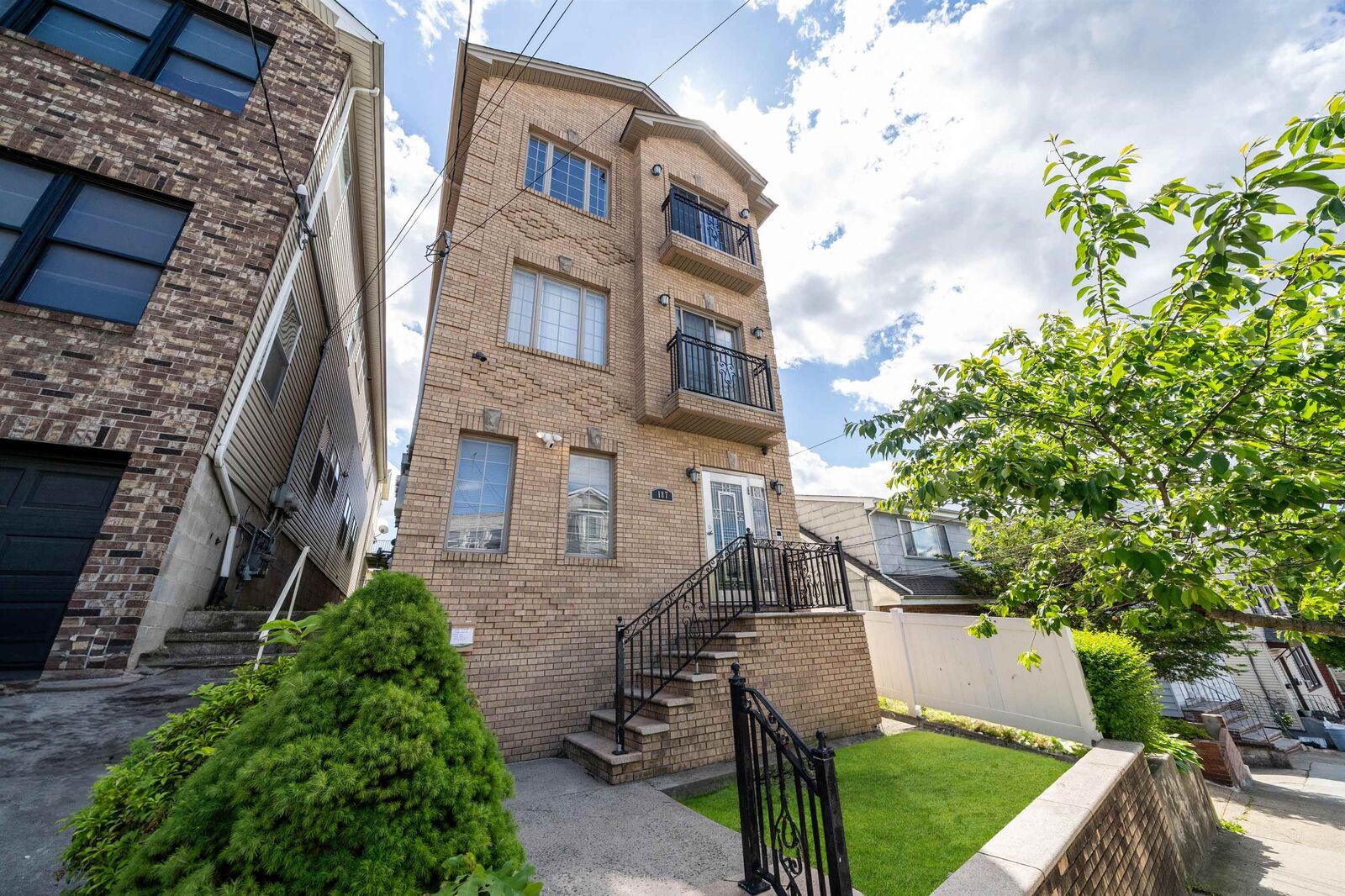 Property Photo: 187 Zabriskie St NJ 07307