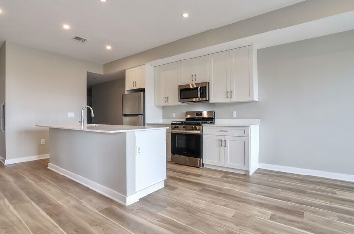 Property Photo:  475 Communipaw Ave 302  NJ 07304 