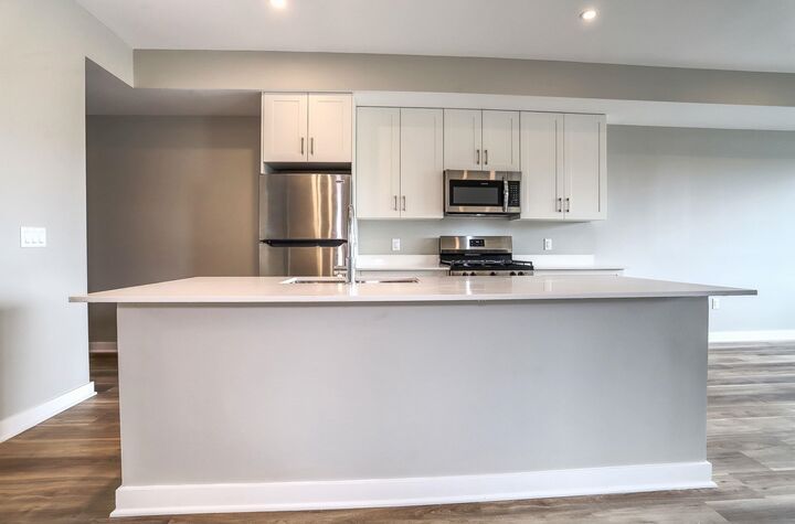 Property Photo:  475 Communipaw Ave 502  NJ 07304 