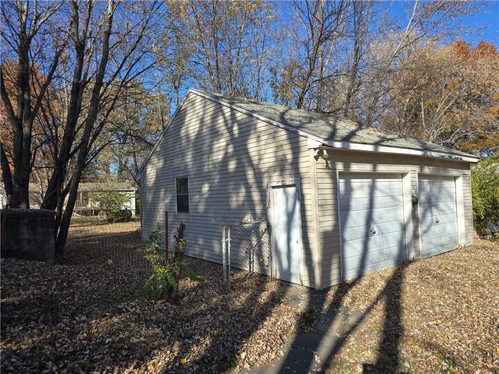 Property Photo:  204 S Lyne Street  MO 64083 