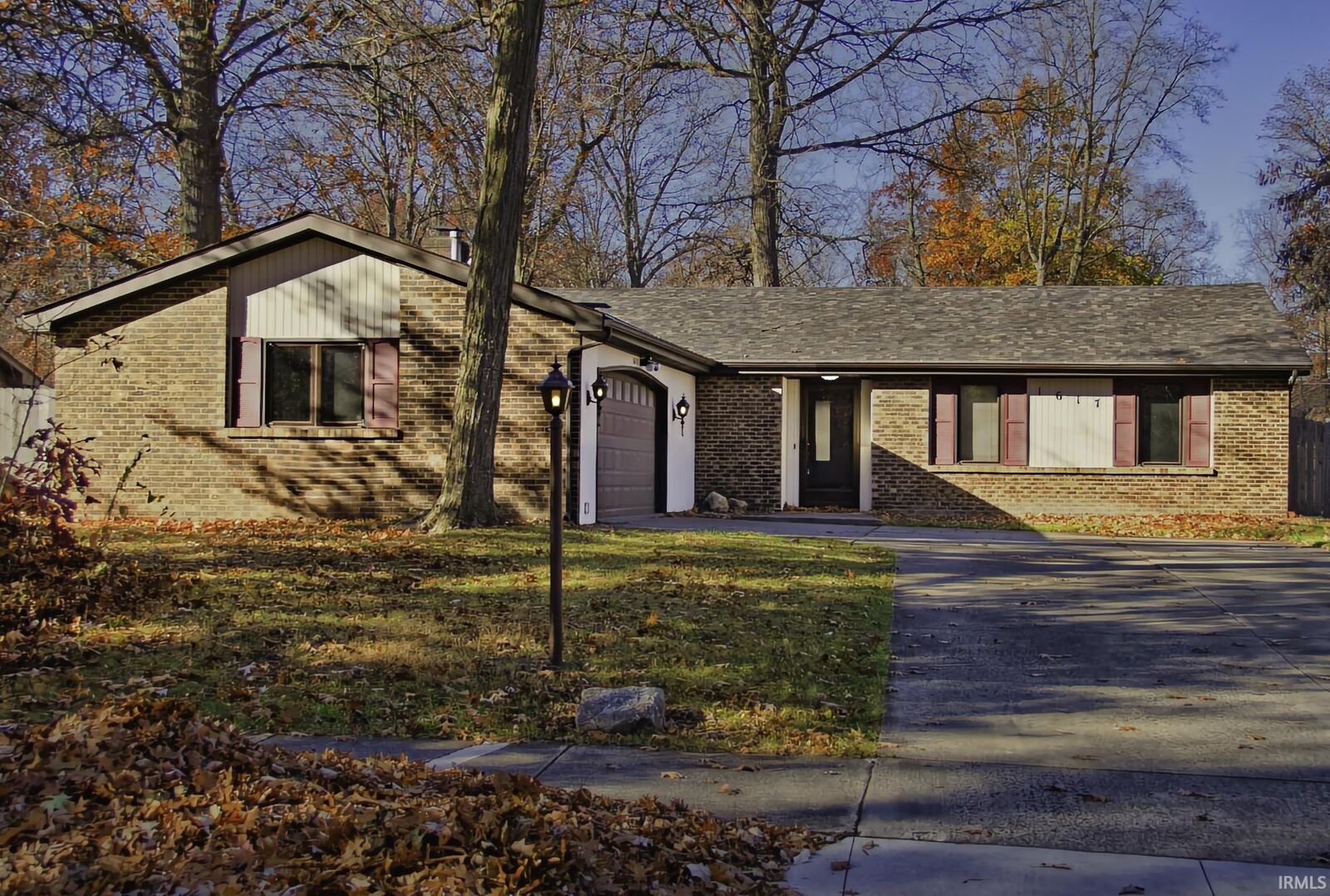 Property Photo:  1617 Darien Drive  IN 46815-7834 