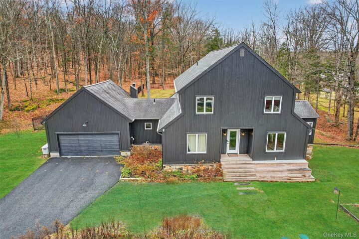 16 Oxford Springs Road  Chester NY 10918 photo