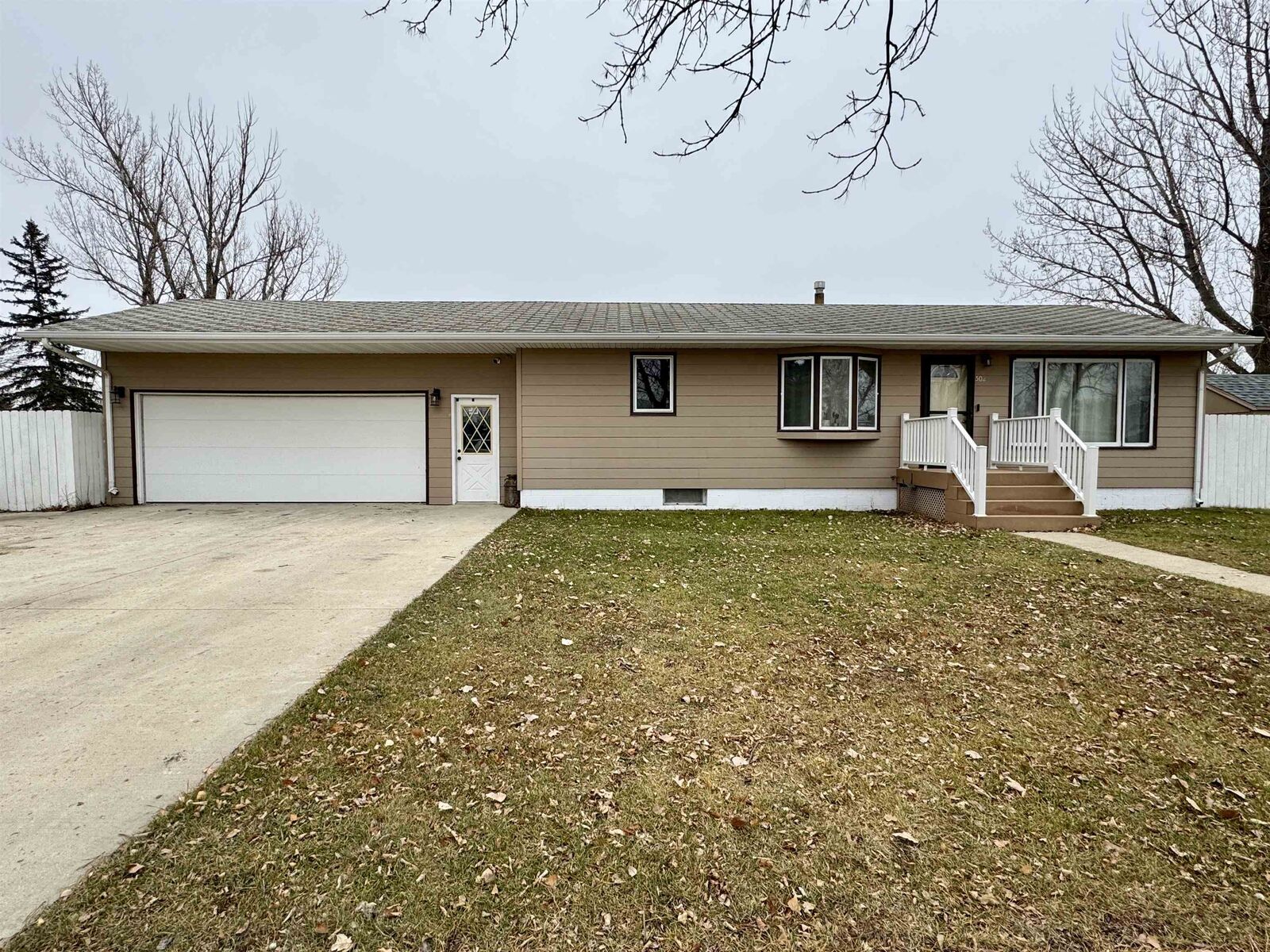 Property Photo:  502 SE 7th Ave  ND 58784 