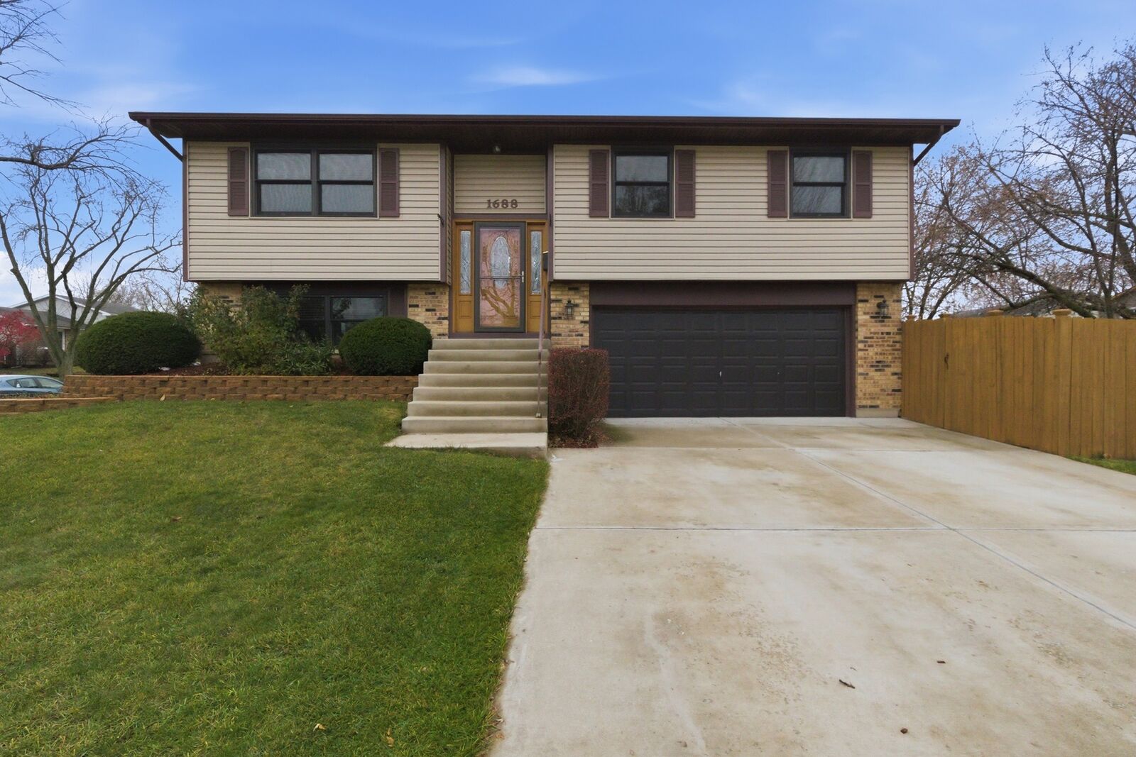 Property Photo:  1688 President Street  IL 60139 