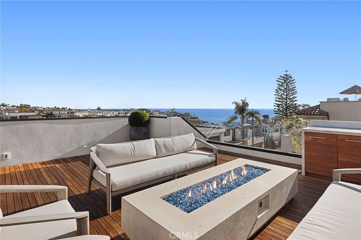 Property Photo: 304 Poppy Ave CA 92625