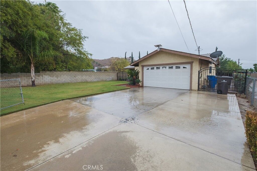 Property Photo:  10768 Campbell Avenue  CA 92505 